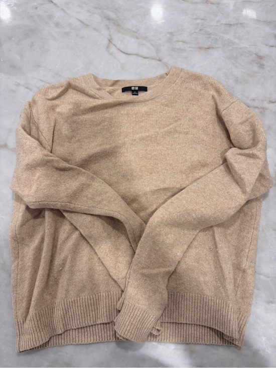 Uniqlo Sweaters - Uniqlo Women’s Crewneck Sweater - Tan